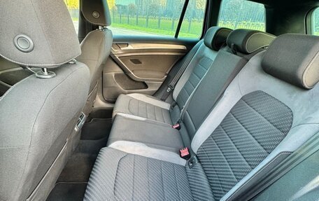 Volkswagen Golf VII, 2018 год, 1 570 000 рублей, 8 фотография