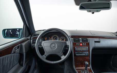 Mercedes-Benz E-Класс, 1996 год, 4 990 000 рублей, 12 фотография