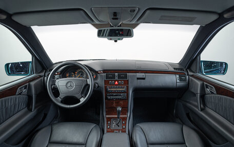 Mercedes-Benz E-Класс, 1996 год, 4 990 000 рублей, 25 фотография