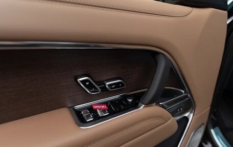 Land Rover Range Rover IV рестайлинг, 2025 год, 27 500 000 рублей, 19 фотография