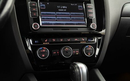 Volkswagen Jetta VI, 2015 год, 1 369 077 рублей, 13 фотография