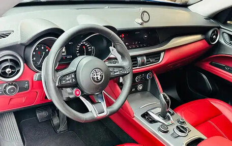 Alfa Romeo Stelvio, 2021 год, 2 700 155 рублей, 14 фотография