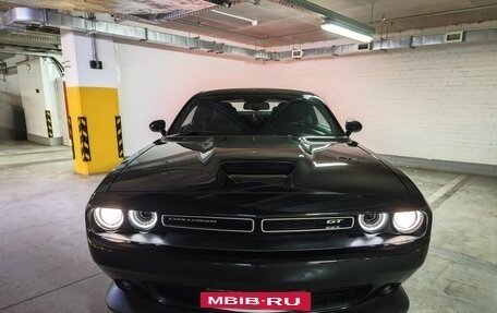 Dodge Challenger III рестайлинг 2, 2021 год, 3 300 000 рублей, 6 фотография