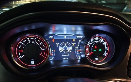 Dodge Challenger III рестайлинг 2, 2021 год, 3 300 000 рублей, 10 фотография