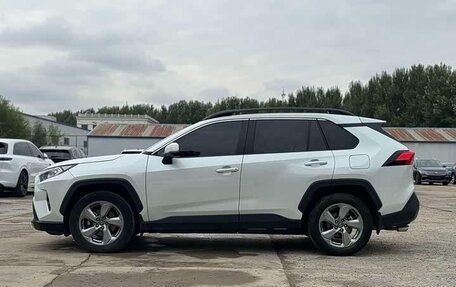 Toyota RAV4, 2021 год, 2 280 000 рублей, 7 фотография