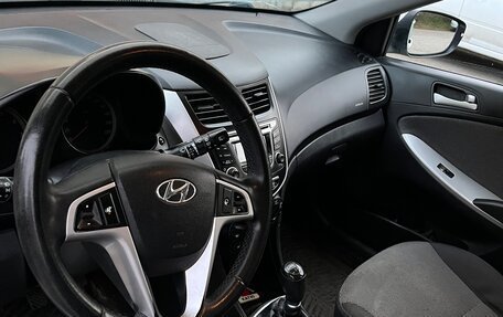 Hyundai Solaris II рестайлинг, 2012 год, 550 000 рублей, 7 фотография