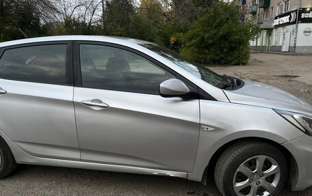 Hyundai Solaris II рестайлинг, 2012 год, 550 000 рублей, 3 фотография