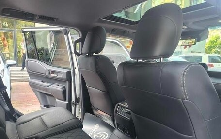 Toyota Land Cruiser Prado, 2024 год, 8 400 000 рублей, 14 фотография