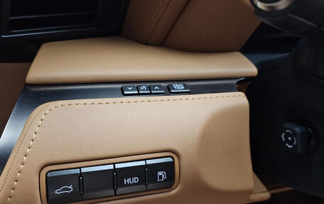 Lexus LC I, 2021 год, 13 000 000 рублей, 9 фотография