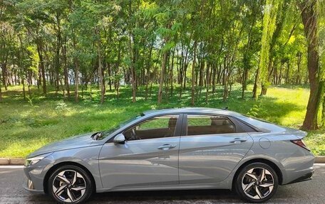 Hyundai Elantra, 2022 год, 1 220 000 рублей, 2 фотография