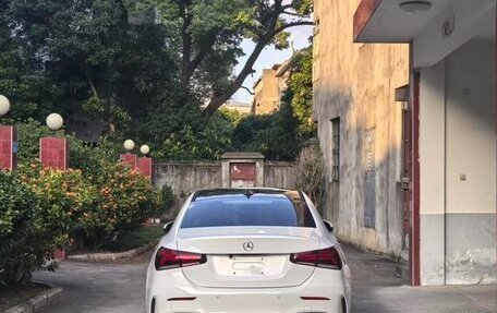 Mercedes-Benz A-Класс, 2022 год, 1 750 000 рублей, 3 фотография