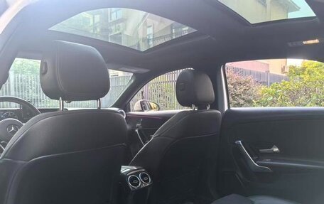 Mercedes-Benz A-Класс, 2022 год, 1 750 000 рублей, 6 фотография