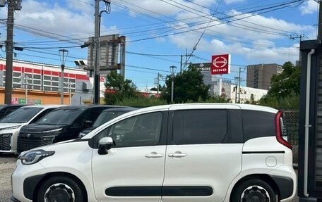 Toyota Sienta, 2022 год, 1 460 000 рублей, 4 фотография