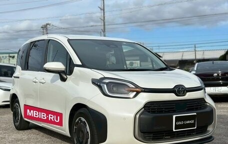 Toyota Sienta, 2022 год, 1 460 000 рублей, 3 фотография