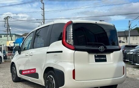 Toyota Sienta, 2022 год, 1 460 000 рублей, 8 фотография