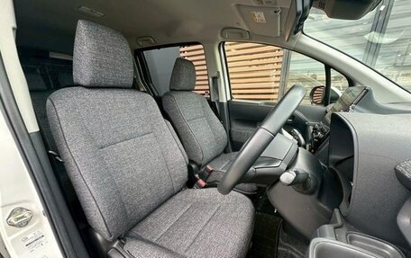 Toyota Sienta, 2022 год, 1 460 000 рублей, 10 фотография