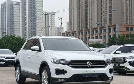 Volkswagen T-Roc I, 2021 год, 1 650 000 рублей, 2 фотография