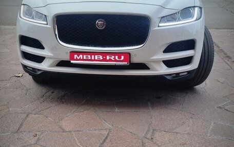 Jaguar F-Pace, 2018 год, 3 200 000 рублей, 1 фотография