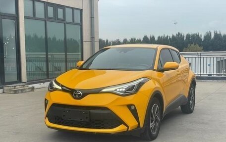 Toyota C-HR I рестайлинг, 2021 год, 2 130 000 рублей, 2 фотография