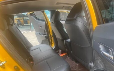 Toyota C-HR I рестайлинг, 2021 год, 2 130 000 рублей, 13 фотография