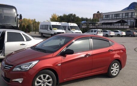 Hyundai Solaris II рестайлинг, 2015 год, 950 000 рублей, 2 фотография