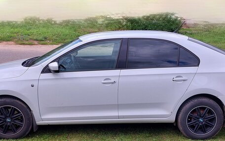 Skoda Rapid I, 2014 год, 800 000 рублей, 3 фотография