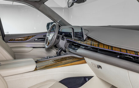 Cadillac Escalade V, 2021 год, 10 136 000 рублей, 8 фотография