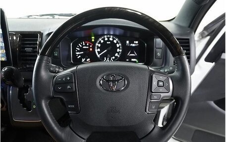 Toyota HiAce H200, 2022 год, 4 500 000 рублей, 26 фотография