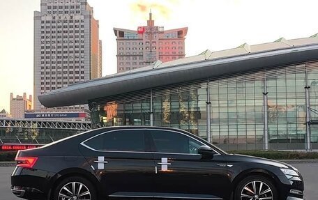 Skoda Superb III рестайлинг, 2022 год, 2 186 000 рублей, 5 фотография