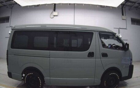Toyota HiAce H200, 2024 год, 4 770 000 рублей, 5 фотография