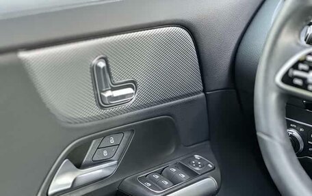 Mercedes-Benz GLA, 2021 год, 1 990 000 рублей, 16 фотография