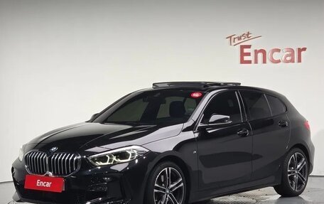 BMW 1 серия, 2021 год, 2 100 000 рублей, 1 фотография