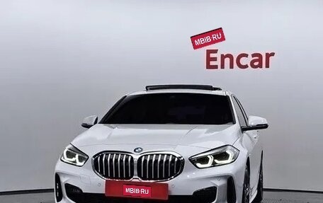 BMW 1 серия, 2021 год, 2 100 000 рублей, 1 фотография