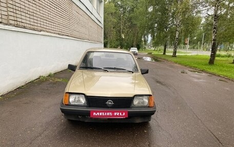 Opel Ascona C, 1982 год, 300 000 рублей, 2 фотография