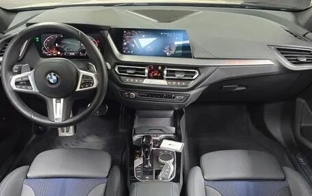 BMW 1 серия, 2021 год, 2 000 000 рублей, 6 фотография