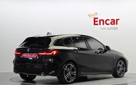 BMW 1 серия, 2021 год, 2 000 000 рублей, 3 фотография