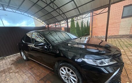 Toyota Camry, 2021 год, 2 000 000 рублей, 4 фотография