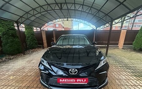 Toyota Camry, 2021 год, 2 000 000 рублей, 3 фотография