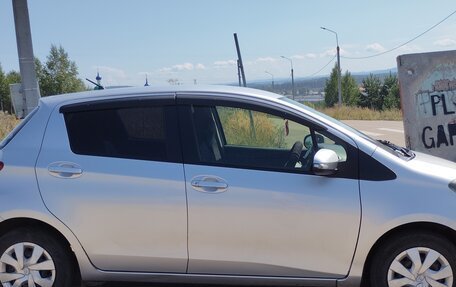 Toyota Vitz, 2015 год, 790 000 рублей, 4 фотография