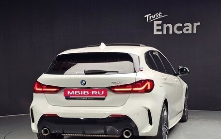 BMW 1 серия, 2021 год, 2 100 000 рублей, 4 фотография