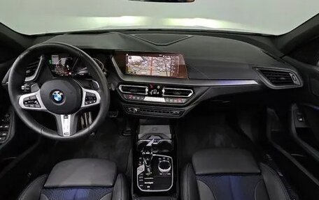 BMW 1 серия, 2021 год, 2 100 000 рублей, 6 фотография