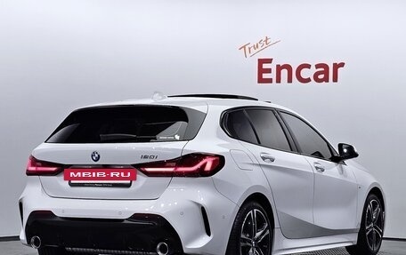 BMW 1 серия, 2021 год, 2 100 000 рублей, 4 фотография