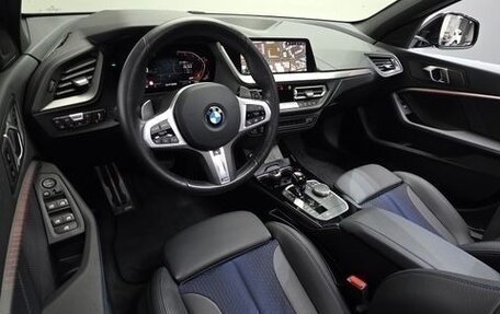 BMW 1 серия, 2021 год, 2 100 000 рублей, 5 фотография