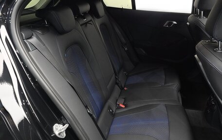 BMW 1 серия, 2021 год, 2 100 000 рублей, 13 фотография