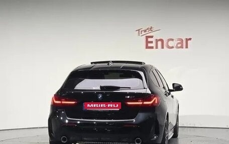 BMW 1 серия, 2021 год, 2 100 000 рублей, 3 фотография