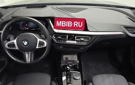 BMW 1 серия, 2021 год, 2 100 000 рублей, 4 фотография