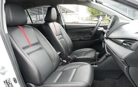 Toyota Yaris XP150 рестайлинг, 2021 год, 1 380 000 рублей, 14 фотография