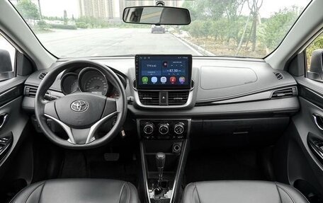 Toyota Yaris XP150 рестайлинг, 2021 год, 1 380 000 рублей, 15 фотография