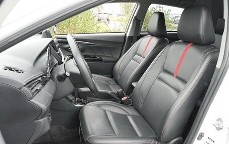 Toyota Yaris XP150 рестайлинг, 2021 год, 1 380 000 рублей, 18 фотография