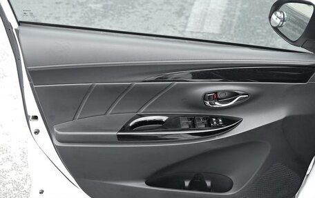 Toyota Yaris XP150 рестайлинг, 2021 год, 1 380 000 рублей, 23 фотография